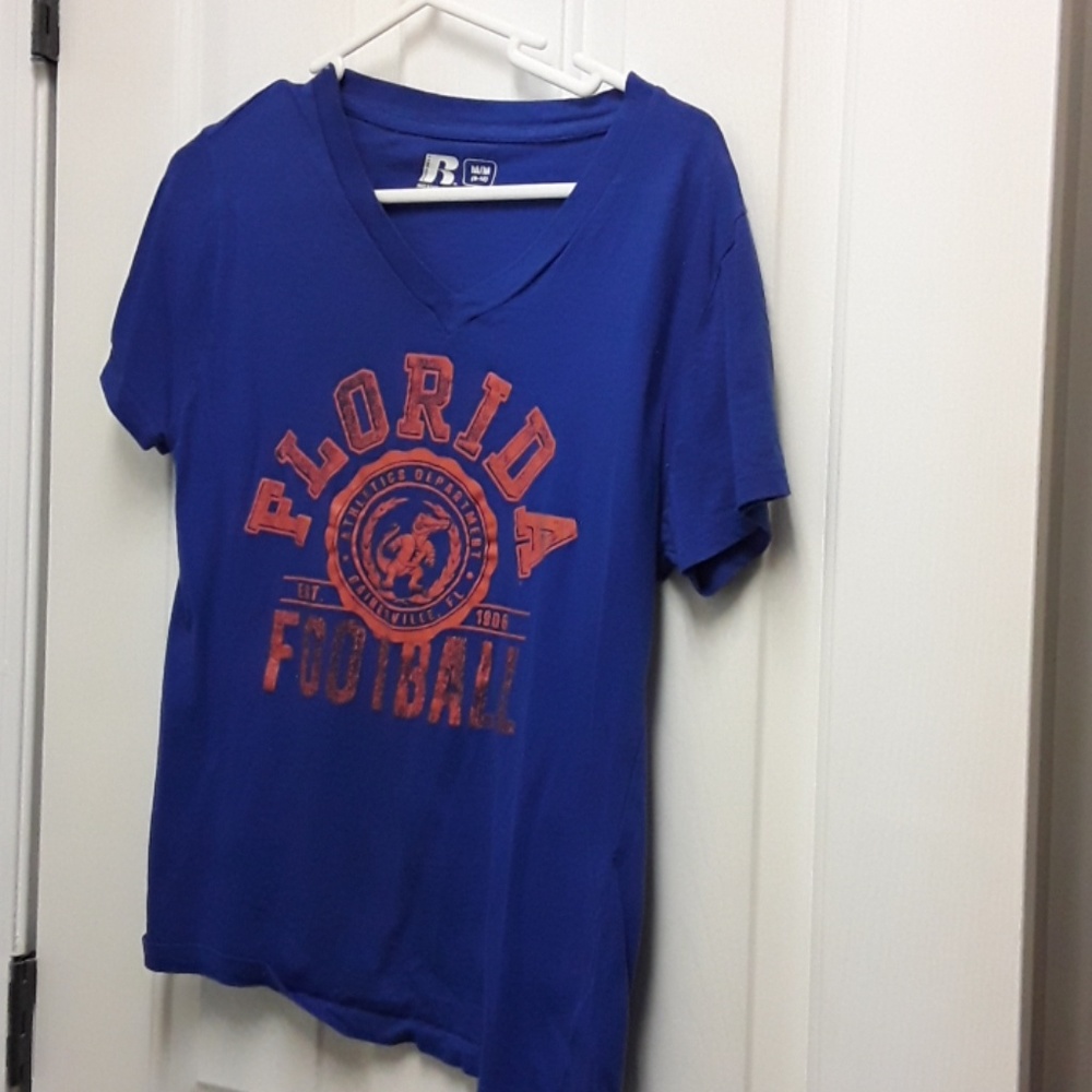 M women's Florida Gator shirt